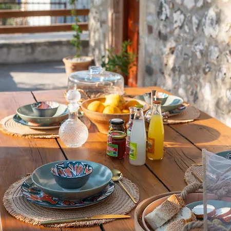 Vakantiehuis Pirgali Stone House Ampavris